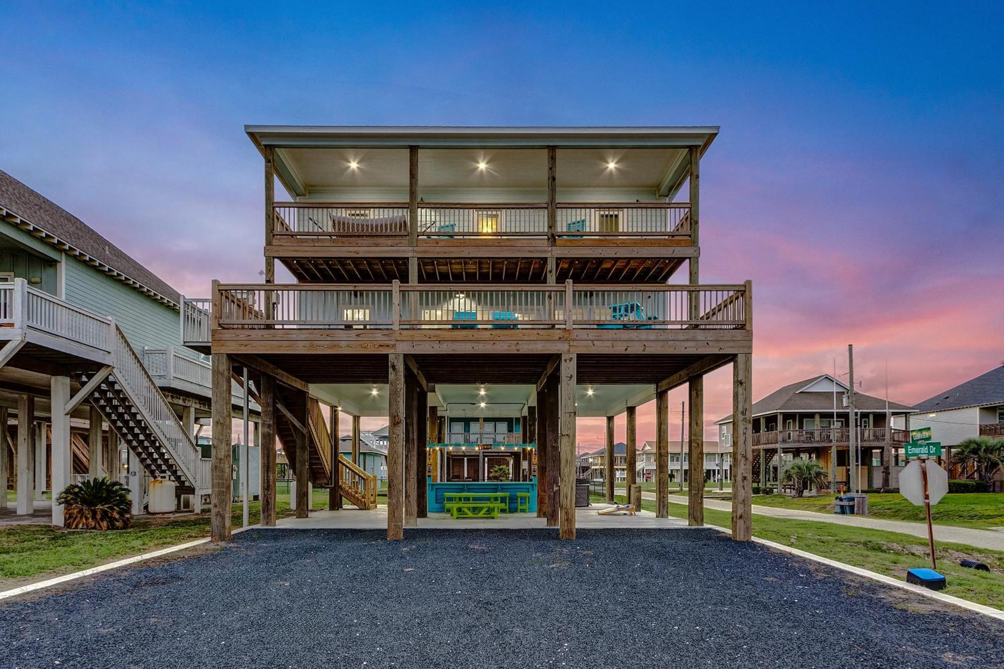Beachfront - Hot Tub - Bbq - 14 Guests Bolivar Peninsula エクステリア 写真